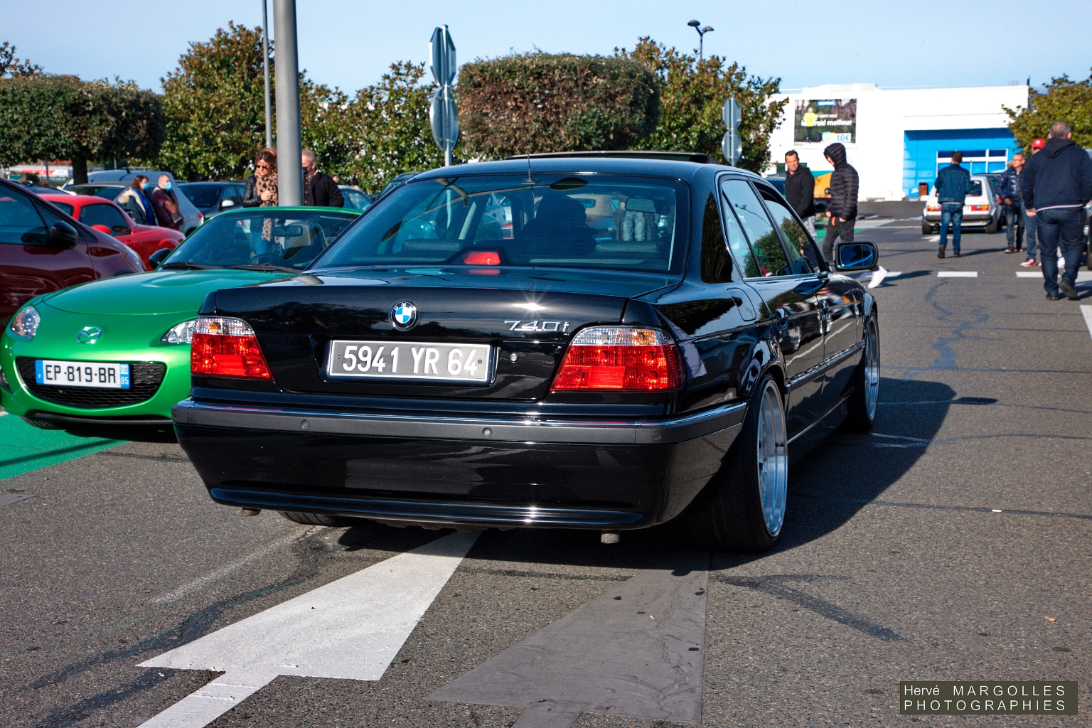 BMW 740i -02.jpg